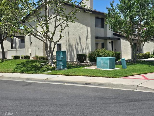 2205 Cahuilla St, Colton, CA 92324
