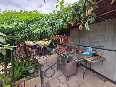 Exterior - 321 Johnston St, Colton, CA 92324 photo 9 of 26