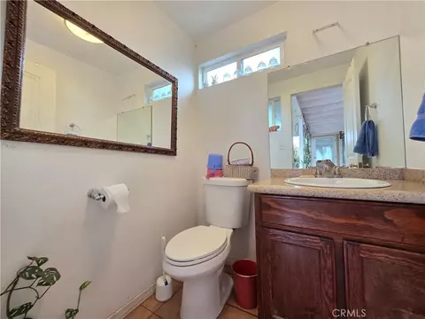 Bath - 321 Johnston St, Colton, CA 92324 photo 6 of 6