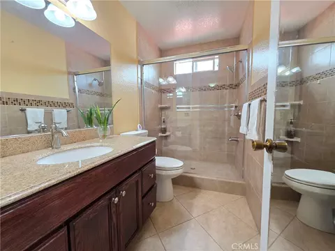 Bath - 321 Johnston St, Colton, CA 92324 photo 2 of 6
