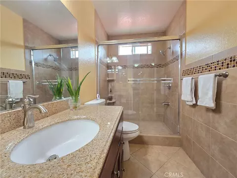 Bath - 321 Johnston St, Colton, CA 92324 photo 1 of 6