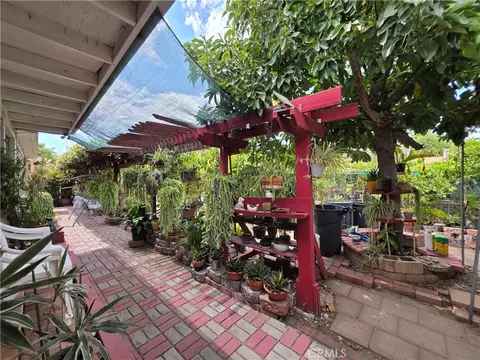 Exterior - 321 Johnston St, Colton, CA 92324 photo 6 of 26