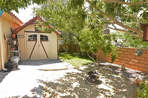 Exterior - 11620 Ridgemark Rd, Apple Valley, CA 92308 photo 6 of 8