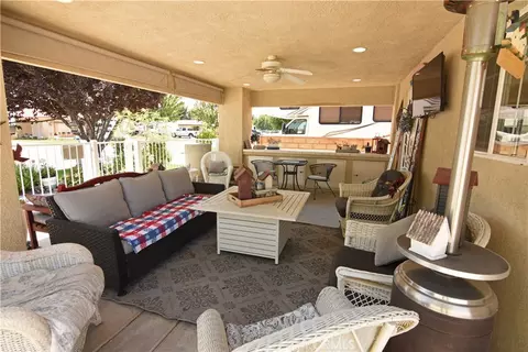 Exterior - 11620 Ridgemark Rd, Apple Valley, CA 92308 photo 3 of 8