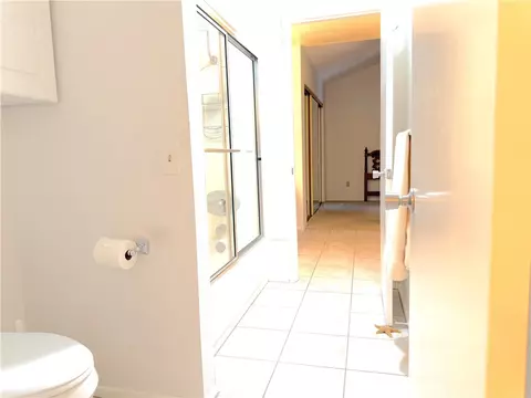 Bath - 1273 N North Hills Dr, Upland, CA 91784 photo 2 of 5