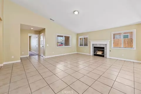 Living - 14336 Caroline, Adelanto, CA 92301 photo 3 of 4