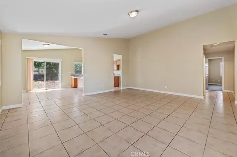 Living - 14336 Caroline, Adelanto, CA 92301 photo 2 of 4