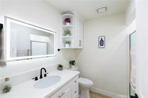 Bath - 12938 Lupine Ct, Yucaipa, CA 92399 photo 1 of 3