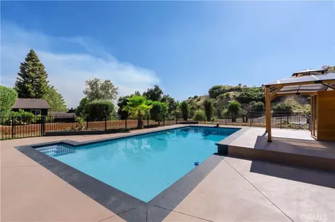Exterior - 12938 Lupine Ct, Yucaipa, CA 92399 photo 10 of 11