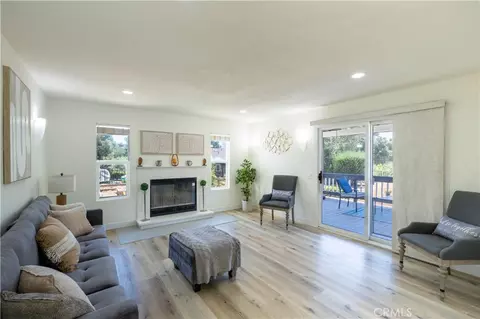 Living - 12938 Lupine Ct, Yucaipa, CA 92399 photo 2 of 3