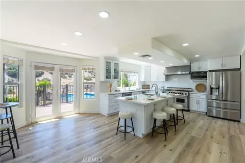Kitchen - 12938 Lupine Ct, Yucaipa, CA 92399 photo 3 of 6