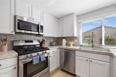 Kitchen - 82174 W Helio Ct, Indio, CA 92201 photo 4 of 5