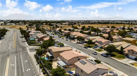 View/Area - 15556 Skylark, Fontana, CA 92336 photo 4 of 4