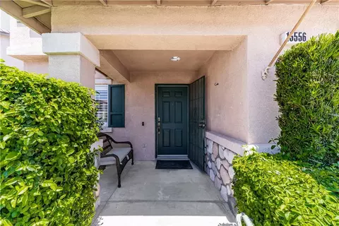 Exterior - 15556 Skylark, Fontana, CA 92336 photo 9 of 10