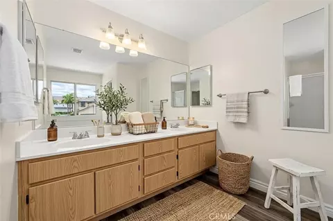 Bath - 15556 Skylark, Fontana, CA 92336 photo 1 of 4