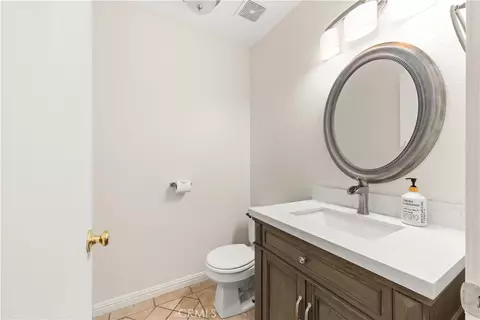 Bath - 15556 Skylark, Fontana, CA 92336 photo 2 of 4