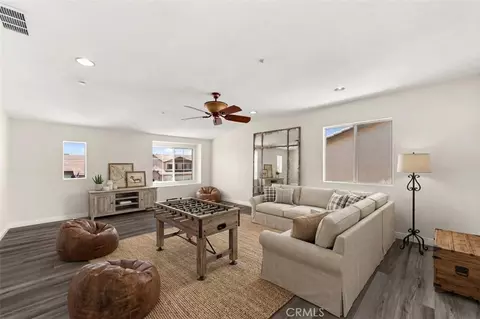 Living - 15556 Skylark, Fontana, CA 92336 photo 2 of 7
