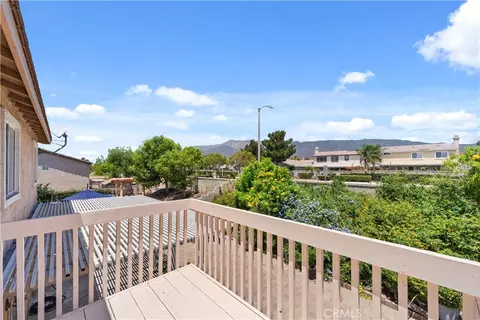 Exterior - 15556 Skylark, Fontana, CA 92336 photo 4 of 10