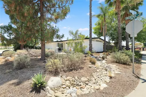271 Greentree, Upland, CA 91786 photo 2