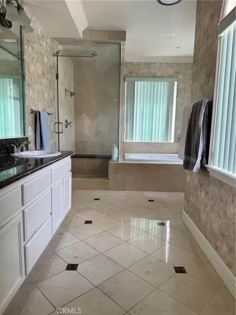 Bath - 127 S 3rd Ave #A, Arcadia, CA 91006 photo 2 of 2