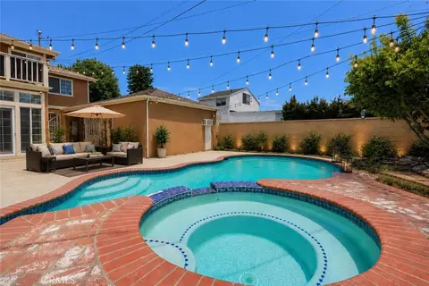 Exterior - 4826 Faculty Ave, Long Beach, CA 90808 photo 4 of 9