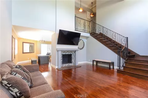 Living - 4826 Faculty Ave, Long Beach, CA 90808 photo 3 of 8