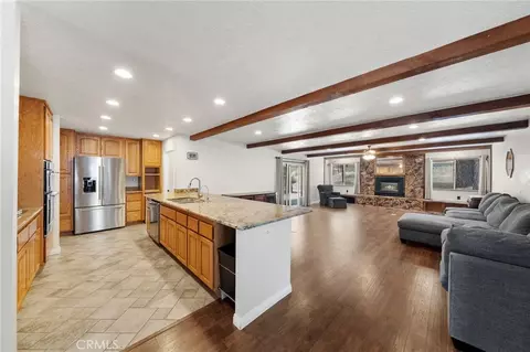 Living - 1197 Oriole, Wrightwood, CA 92397 photo 1 of 11