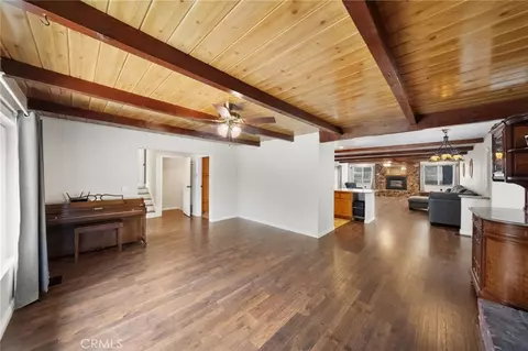Living - 1197 Oriole, Wrightwood, CA 92397 photo 5 of 11