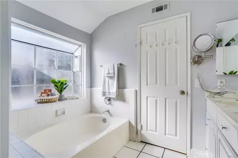 Bath - 11094 Kayjay, Riverside, CA 92503 photo 1 of 3