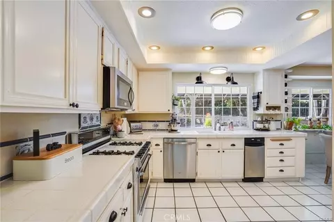 Kitchen - 11094 Kayjay, Riverside, CA 92503 photo 2 of 2