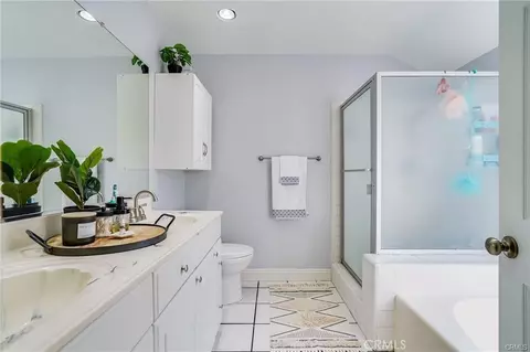 Bath - 11094 Kayjay, Riverside, CA 92503 photo 2 of 3