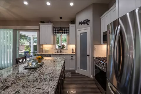 Kitchen - 13190 Mugu Ct, Apple Valley, CA 92308 photo 2 of 4