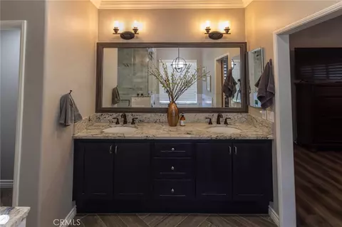 Bath - 13190 Mugu Ct, Apple Valley, CA 92308 photo 3 of 4