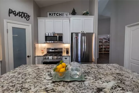 Kitchen - 13190 Mugu Ct, Apple Valley, CA 92308 photo 4 of 4