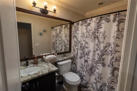 Bath - 13190 Mugu Ct, Apple Valley, CA 92308 photo 4 of 4