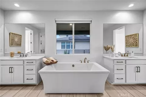 Bath - 145 Draw, Irvine, CA 92618 photo 2 of 2