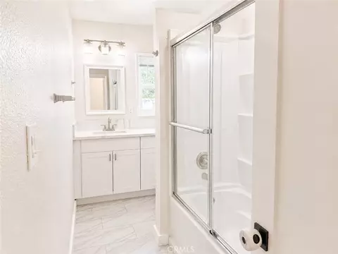 Bath - 1260 N Grove Ave, Upland, CA 91786 photo 2 of 4