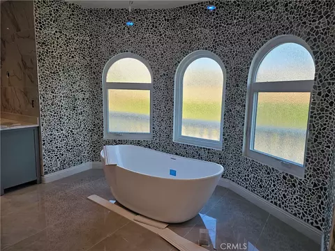 Bath - 16796 Katie, Riverside, CA 92504 photo 4 of 5