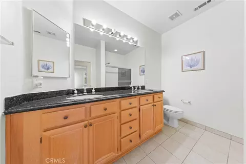 Bath - 11134 Traditions Ct, Riverside, CA 92503 photo 4 of 6