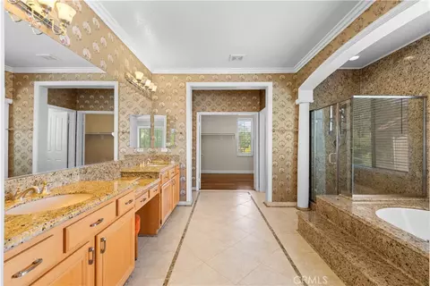 Bath - 11134 Traditions Ct, Riverside, CA 92503 photo 5 of 6