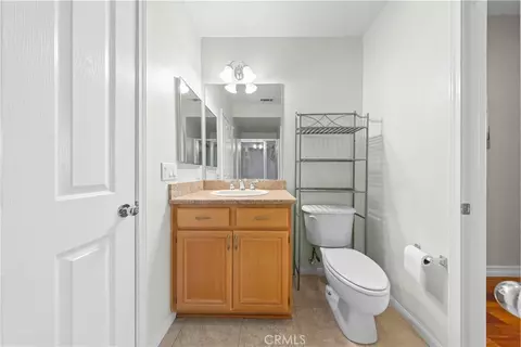 Bath - 11134 Traditions Ct, Riverside, CA 92503 photo 1 of 6