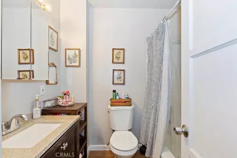 Bath - 112 W Grandview Dr, Barstow, CA 92311 photo 1 of 1