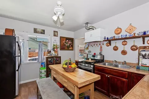 Kitchen - 112 W Grandview Dr, Barstow, CA 92311 photo 2 of 3