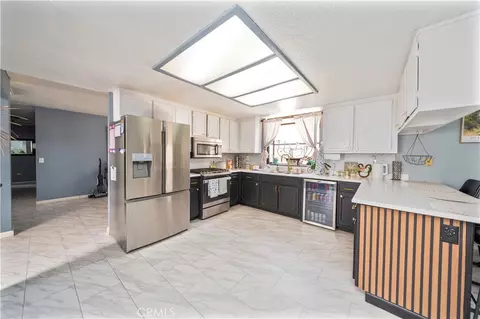 Kitchen - 16634 Lemon, Hesperia, CA 92345 photo 3 of 3