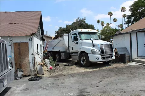 Exterior - 8296 Cypress, Fontana, CA 92335 photo 3 of 10