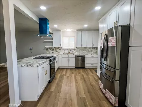 Kitchen - 36370 Fern, Barstow, CA 92311 photo 2 of 3