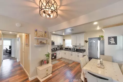 Entry Way - 2803 Ladera Rd, San Bernardino, CA 92405 photo 1 of 4