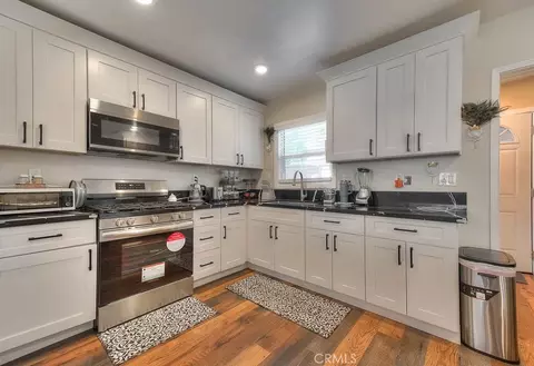 Kitchen - 2803 Ladera Rd, San Bernardino, CA 92405 photo 3 of 4