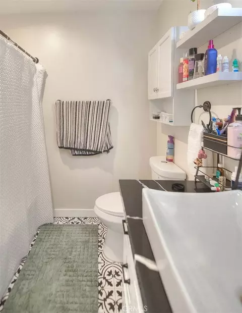 Bath - 2803 Ladera Rd, San Bernardino, CA 92405 photo 4 of 5