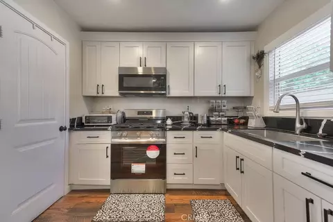 Kitchen - 2803 Ladera Rd, San Bernardino, CA 92405 photo 2 of 4